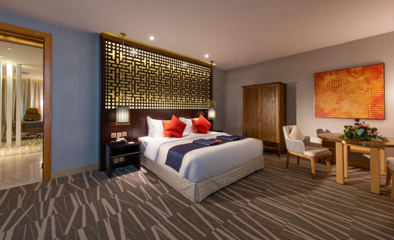 Ramada Hotel & Suites By Wyndham Al Qassim Аль-Букайрия Экстерьер фото Deluxe Suite