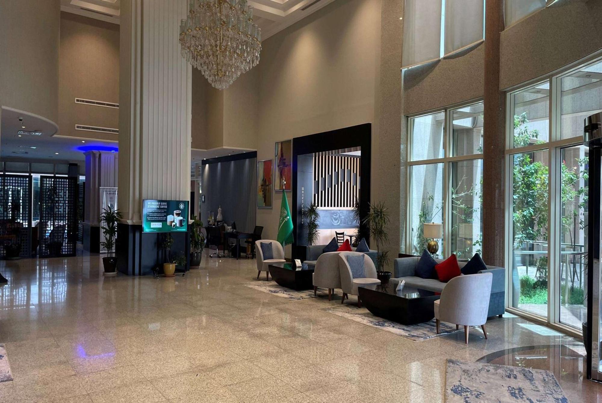 Ramada Hotel & Suites By Wyndham Al Qassim Аль-Букайрия Экстерьер фото
