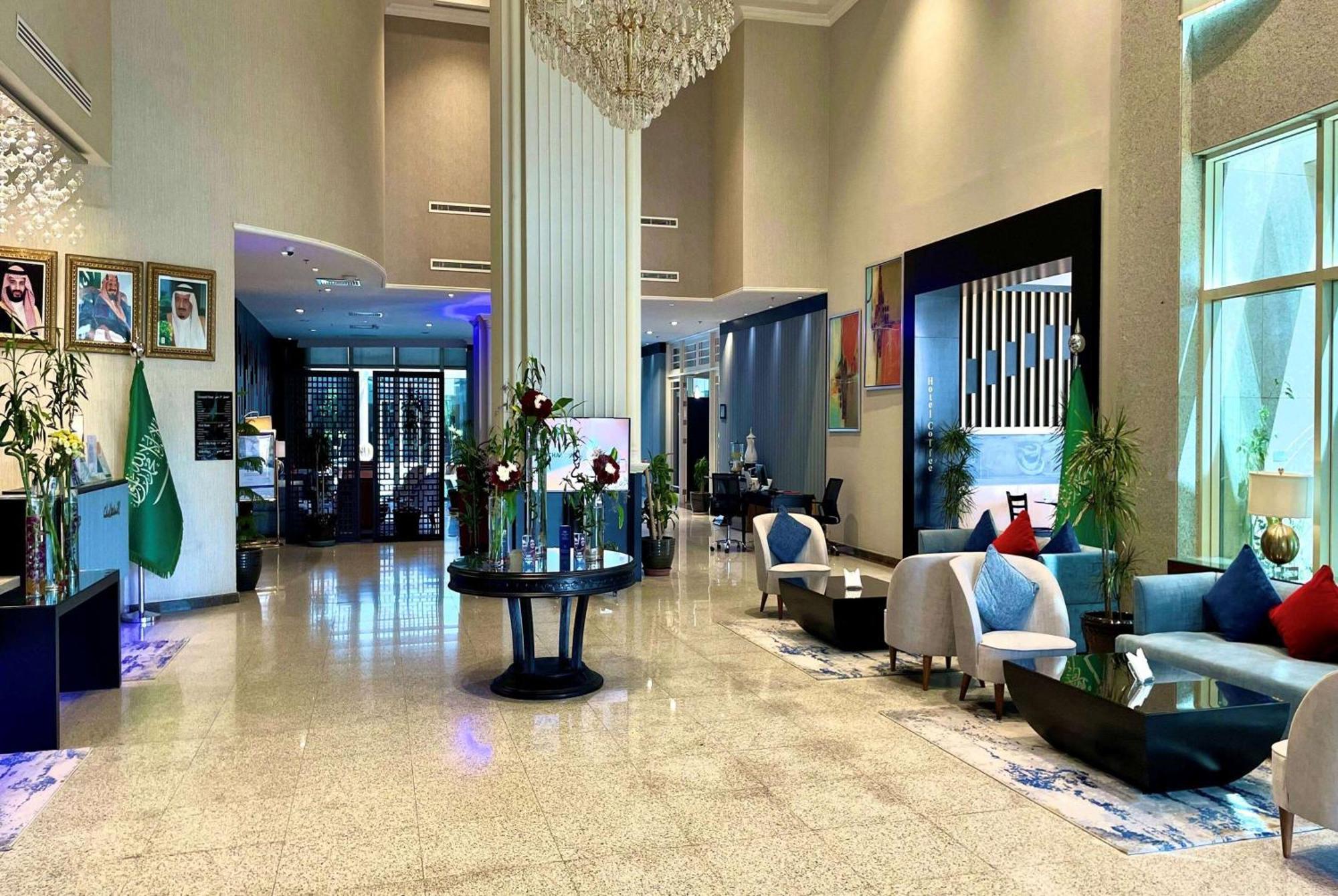 Ramada Hotel & Suites By Wyndham Al Qassim Аль-Букайрия Экстерьер фото