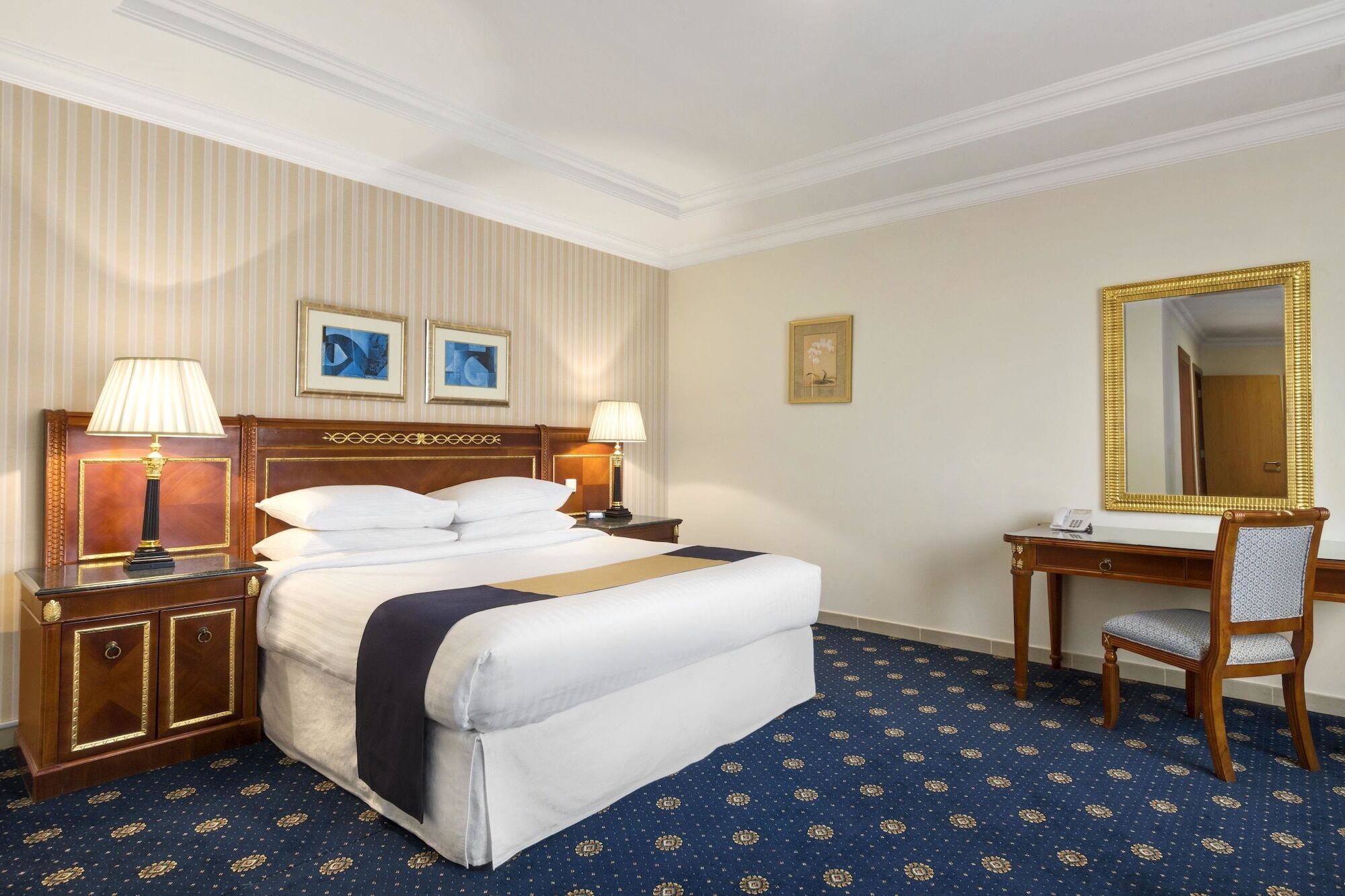 Ramada Hotel & Suites By Wyndham Al Qassim Аль-Букайрия Экстерьер фото A room at the hotel