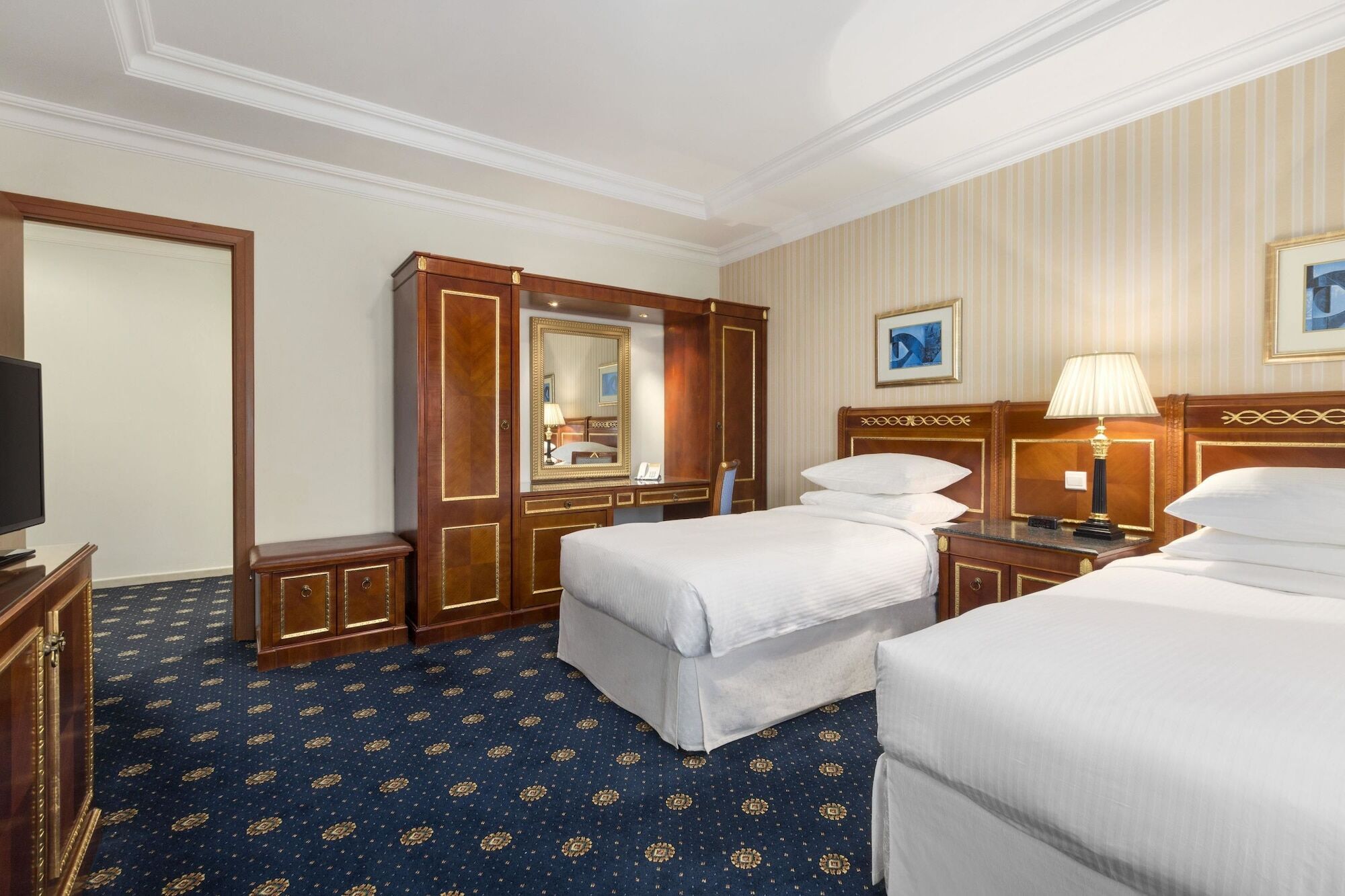 Ramada Hotel & Suites By Wyndham Al Qassim Аль-Букайрия Экстерьер фото Deluxe room
