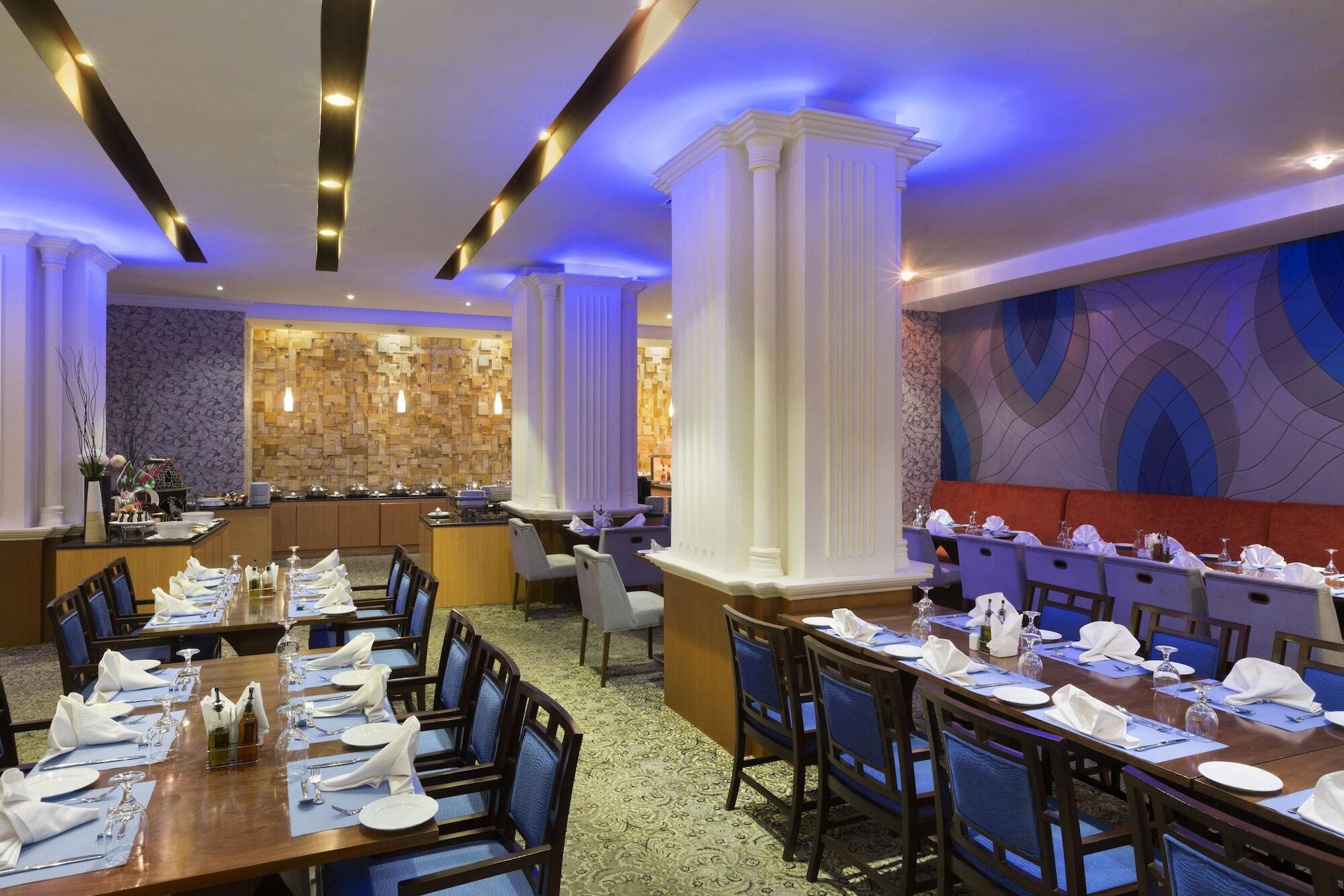 Ramada Hotel & Suites By Wyndham Al Qassim Аль-Букайрия Экстерьер фото The restaurant